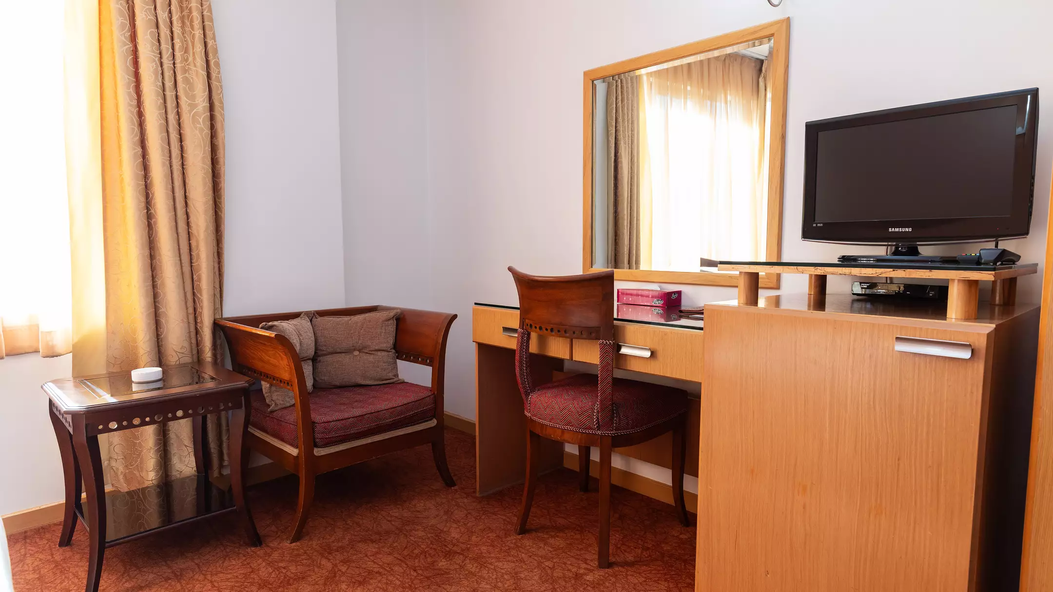 Alibaba https://cdn.alibaba.ir/ostorage/hotel-accommodation-images/6705151a6af0f999b10ac032_cbe88cae-ce68-47e5-84f1-c34e23b663fc_هتل ساینا - اتاق دوتخته دبل (2).webp